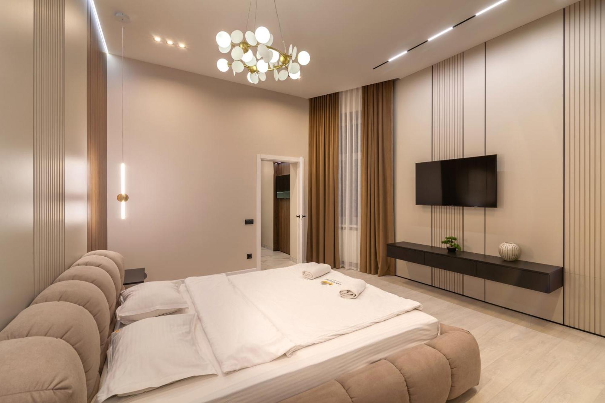 Leogrand Jacuzzi On Malaniuka 2 Appartement Lviv Buitenkant foto