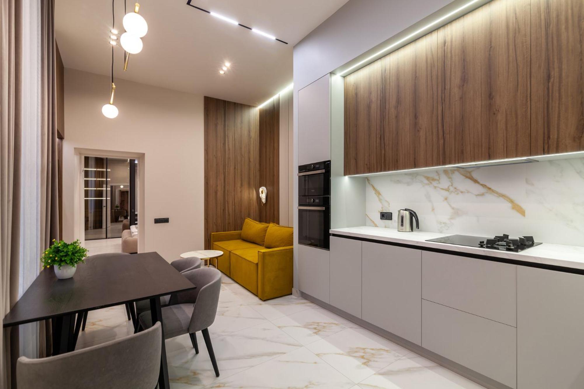 Leogrand Jacuzzi On Malaniuka 2 Appartement Lviv Buitenkant foto