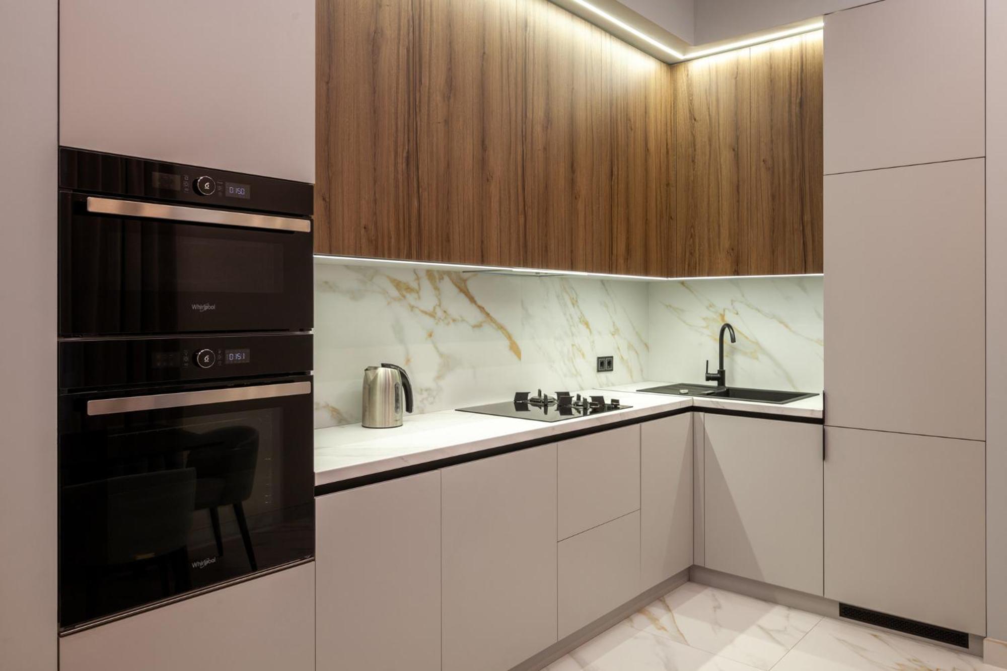 Leogrand Jacuzzi On Malaniuka 2 Appartement Lviv Buitenkant foto