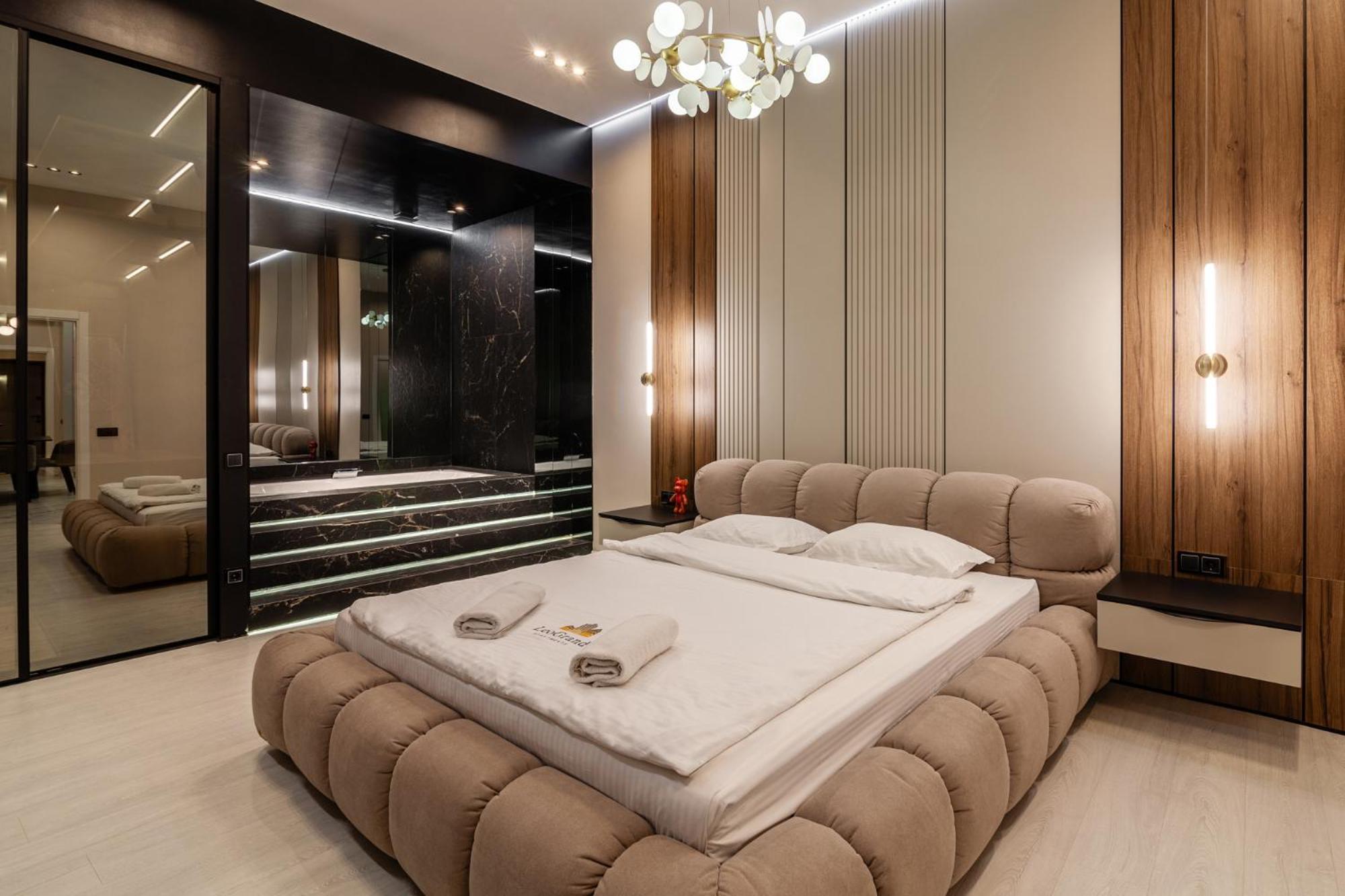 Leogrand Jacuzzi On Malaniuka 2 Appartement Lviv Buitenkant foto